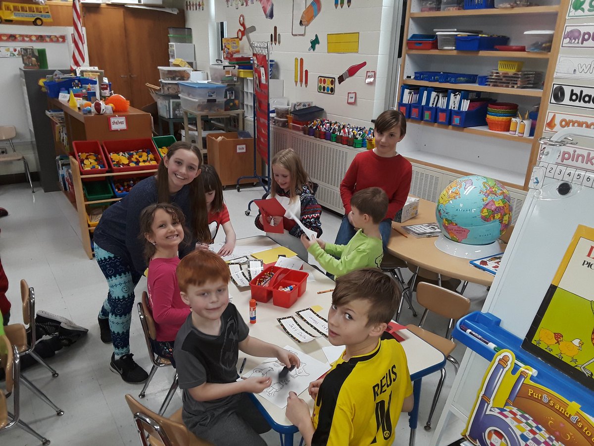 KelleyWhite19's tweet photo. K-buddies with The Little Red Hen, more flexible seating options and a unit math test! #AcademicHighlights https://t.co/Hxe0PhYGL9