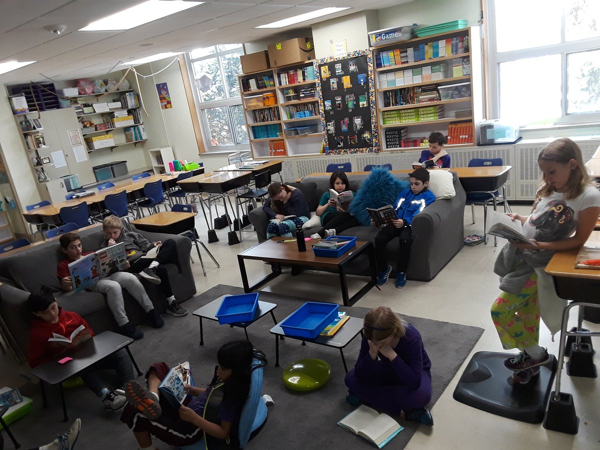 KelleyWhite19's tweet photo. K-buddies with The Little Red Hen, more flexible seating options and a unit math test! #AcademicHighlights https://t.co/Hxe0PhYGL9