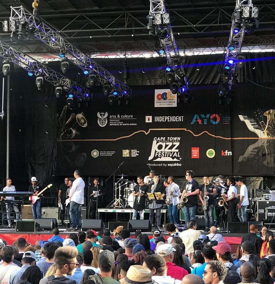 joelightboy's tweet photo. Jp Willson & the #UnfazedProductions team create looks that fit the sweet sounds of the #CapeTown #SouthAfrica Jazz festival on the Green Market Square Stage with a rig made up almost exclusively of @ChauvetPro and @ChauvetDJ, including a variety of #Rogue R2 & #Intimidator units https://t.co/9vIIaqvH40