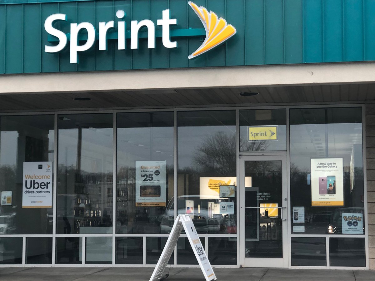 Just got a report that <a href="/sprintriogrande/">Sprint Store</a> had to close early today. Don’t worry, we’re here until 7pm! Come and switch to @sprint or upgrade your phone!