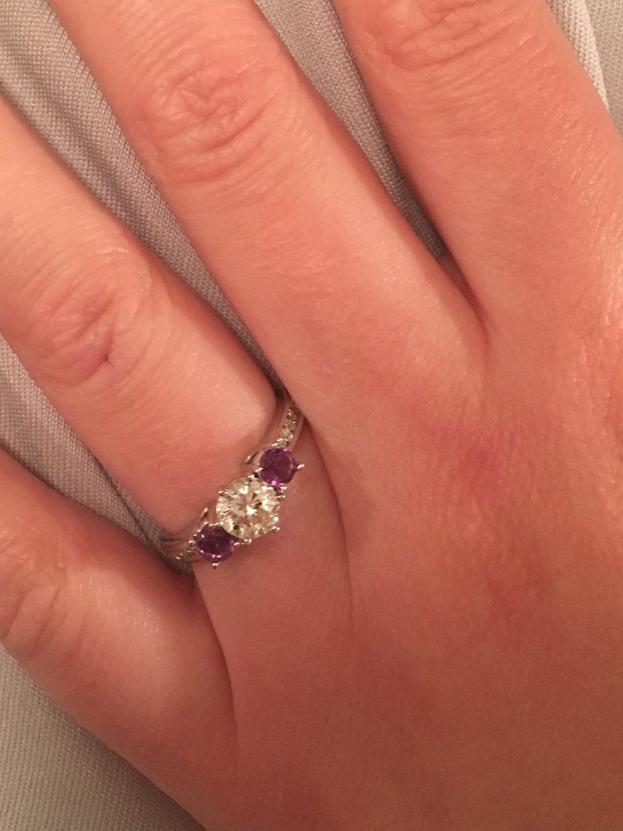 Low7Erin's tweet photo. Engaged!! 💍❤️😁 8/10/2019 I will be Mrs Bright 😂 https://t.co/AOKiCXOilI