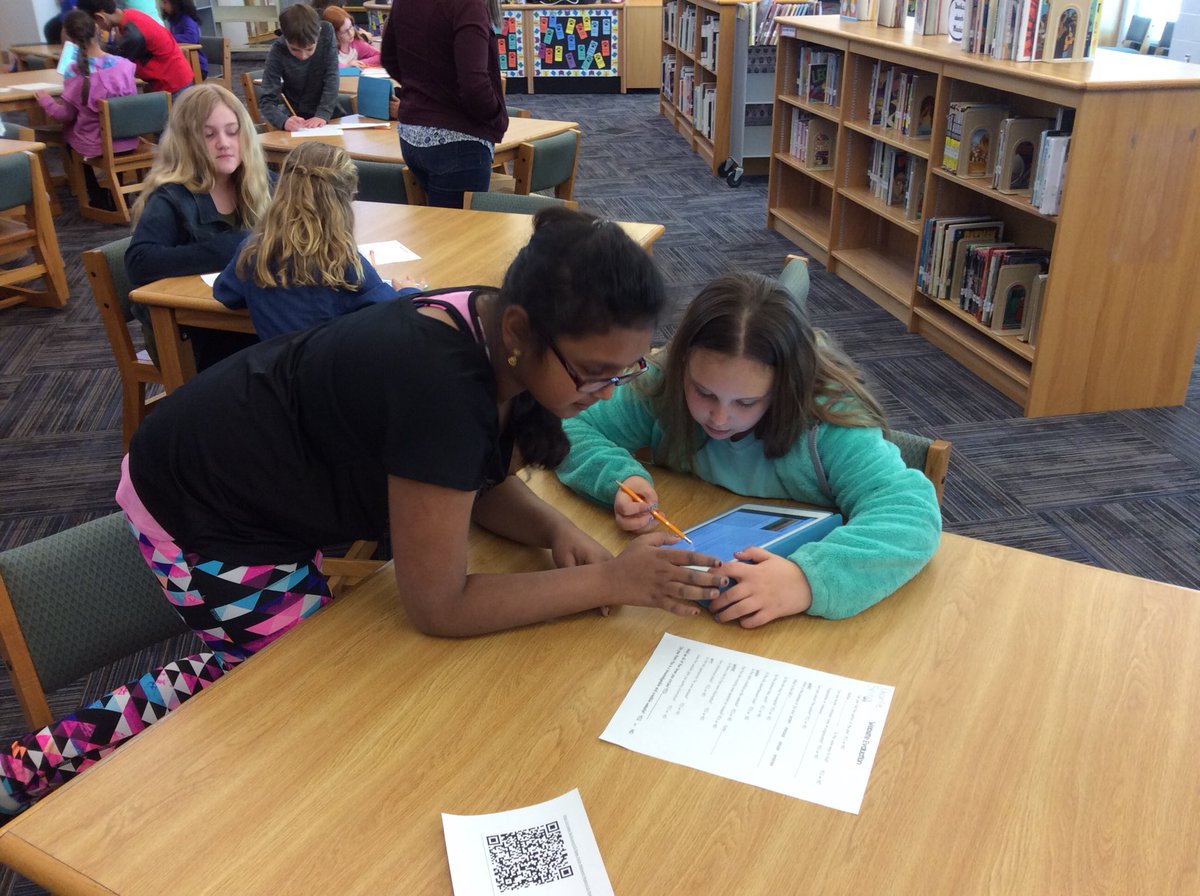 CHE 4th Graders were in the LMC analyzing websites to determine if they were credible and knowledgeable for research. #bvlibrary <a href="/CedarHillsElem/">Cedar Hills Elementary</a>
