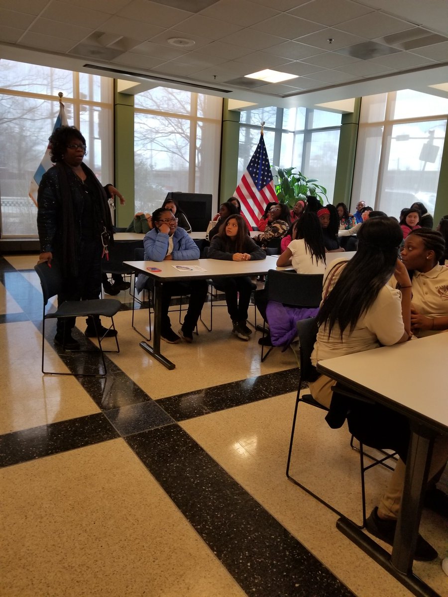 ChicagoCAPS07's tweet photo. Happening Now... Women's History Month Celebration at the #007thDistrict with Top Ladies of Distinction & Female Police Officers, Command Staff, Students From @CPSNetwork11 Henderson & Bond Elementary Schools #CPSNetwork5 Manley H.S. @ChicagoCAPS07 @Chicago_Police https://t.co/uM9mFdiDIu