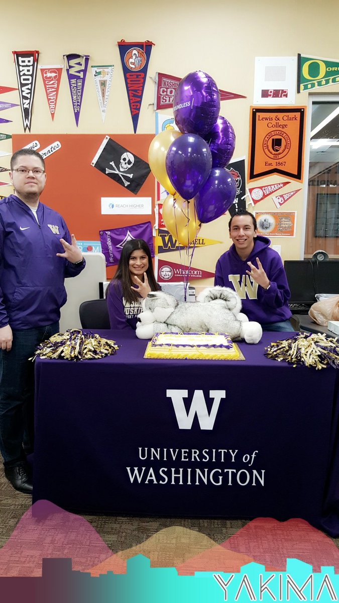 uwomadmor's tweet photo. Purple and Gold in the Community! #NewHuskies2018 #UWOMAD50 #UWMOR https://t.co/pxKCGz8gSU