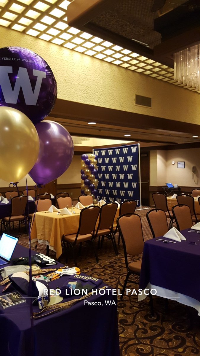 uwomadmor's tweet photo. Purple and Gold in the Community! #NewHuskies2018 #UWOMAD50 #UWMOR https://t.co/pxKCGz8gSU