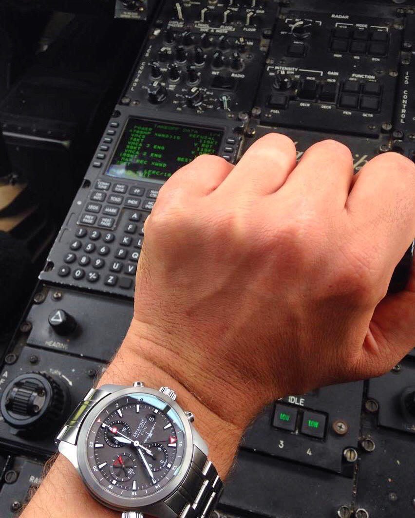 BremontMilitary's tweet photo. The @Bremont ALT1-ZT military edition commissioned by pilots of the C-130J Super Hercules at work in the cockpit. #C130J #SuperHercules #LoadmasterWatch #PilotWatch https://t.co/DjFaCj8G3f