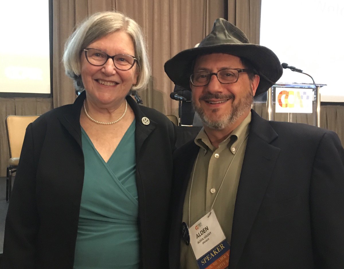 ToBendLight's tweet photo. Inspired by activist and “A Nun on the Bus” author @sr_simone at #CCAR18. Gave her a copy of “This Grateful Heart.” https://t.co/0qlzdkNd9F