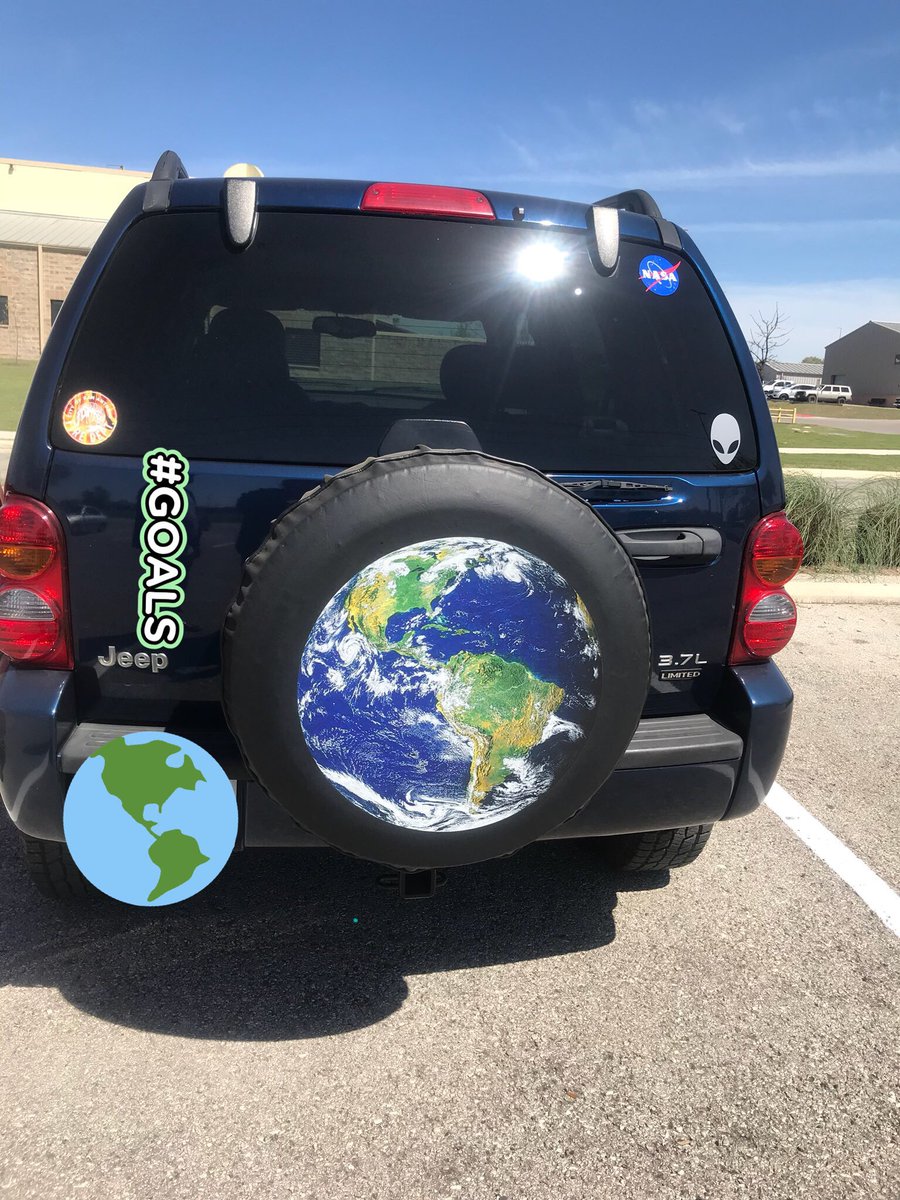 ClubEarthpac's tweet photo. Shout out to this students car thank you for being Earth friendly. 💚🌎♻️ #PalominosGoGreen https://t.co/nYwWC9ZX7E