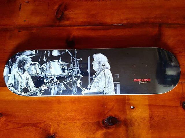 oneloveboards's tweet photo. One Love X Bob Larson | Signature Series available now @ https://t.co/6lU1fAO0vQ https://t.co/XVzHsuBvhz

Proceeds support the youth at the SF Skate Club 🙏🙏 https://t.co/i1ct2lbeIj https://t.co/DYrqeHgjEM