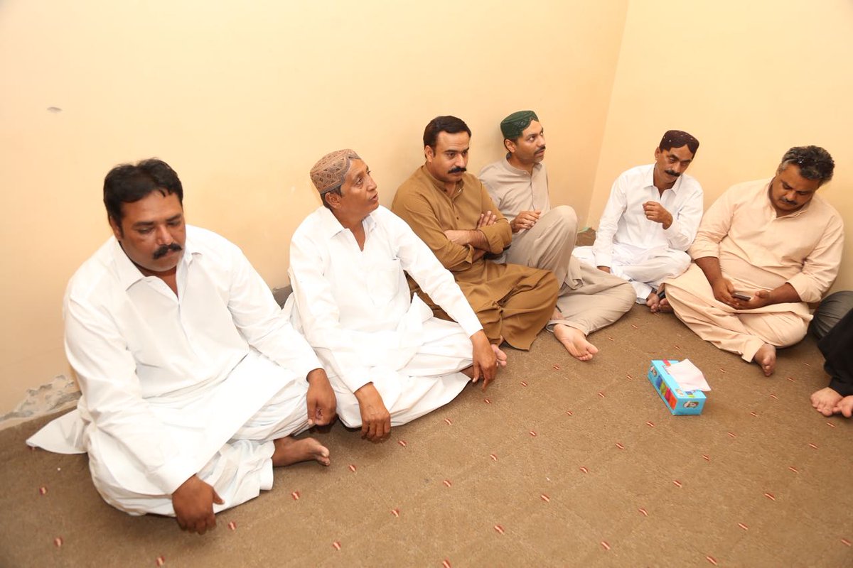 BehramKhanSoho's tweet photo. Dist Vice Chairman @BadarPPP vice chairman @BilalLaghari11 @rawalsharjeel @MujtabaUnar at lunch invitation in Village Haji Akber Taggar. @BBhuttoZardari @BakhtawarBZ @AshfaqueALagha1 @Majid_Agha @Kaleri_ZaminPPP @KaleriAshraf @bhattijani1 @Munwar_kaleri https://t.co/ekri7exMyD