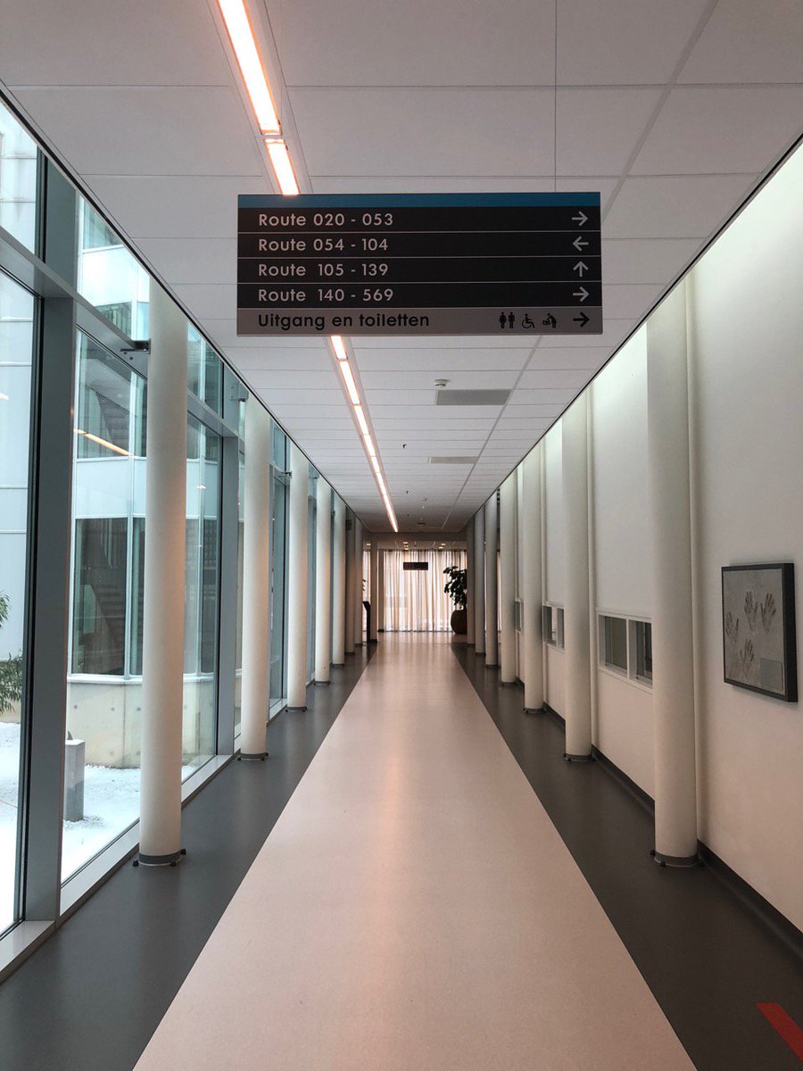 DVPD's tweet image. Van oud naar geheel nieuwe bewegwijzering bij het @CatharinaZKH !
Made by @DVPD 
#bewegwijzering #routing #wegwijzer