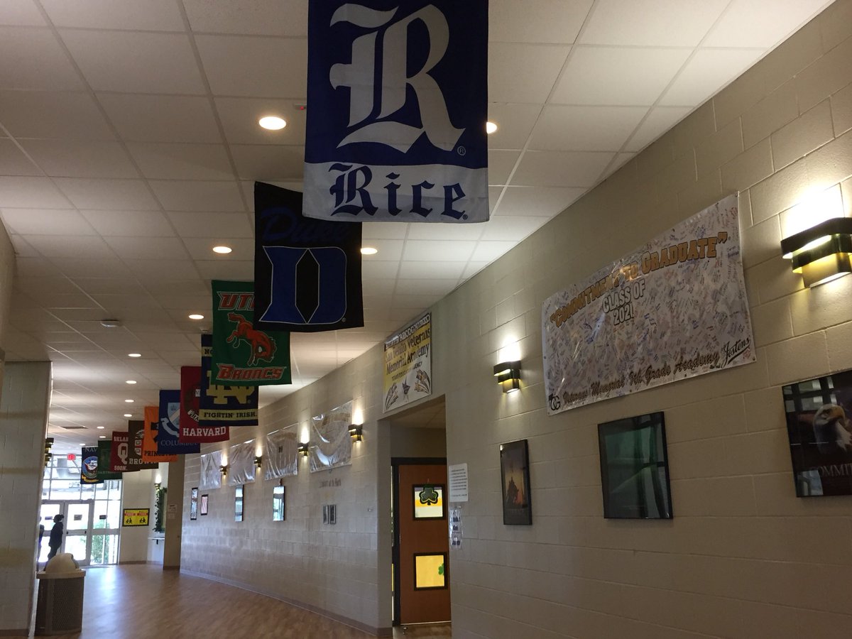 OvidiaMolina's tweet photo. #TeamTSTA was at San Benito CISD’s Veterans Memorial Academy today.✨ #WelcomeNewMembers
Look for us tomorrow at Riverside MS and Leal Elementary...stop by and fill out the survey #FiveForAll, put your name in for the raffle, get information and snacks/goodies! See you there 😎 https://t.co/U1W0gkVheA