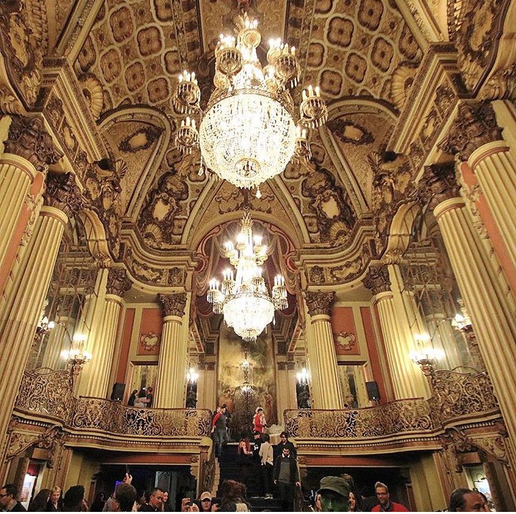 Repost via instagram.com/jorda_b: "This is the grandiose lobby of the historic Los Angeles Theatre during the Night On Broadway event a few weekends ago. LA is home to some truly beautiful historic theatres. 🌟 #detourla #dtla #nightonbroadway"