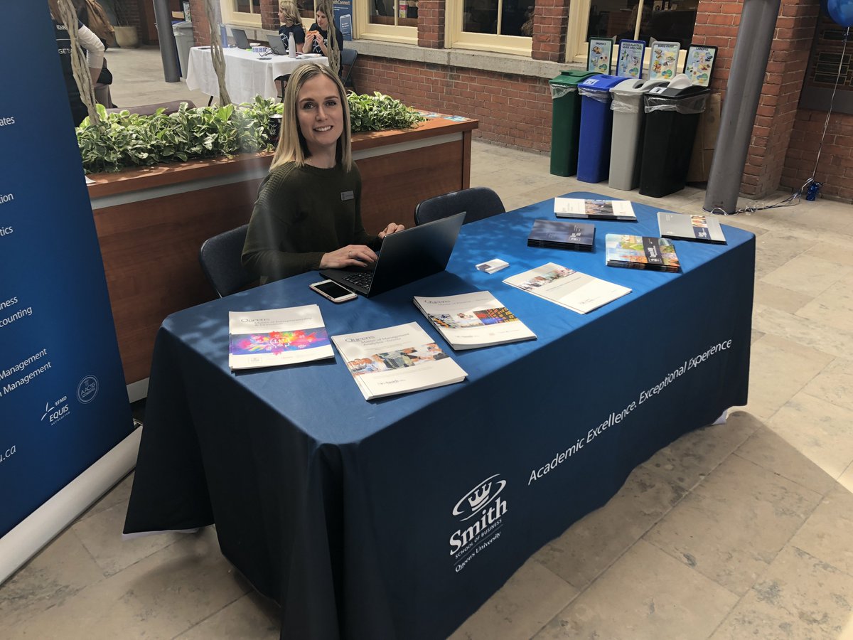 SmithBusiness's tweet photo. Only a few minutes left to swing by #GoodesBye. Come celebrate becoming #SmithAlumni with pizza & information about all the resources at Smith. https://t.co/EiwnvBjXZm