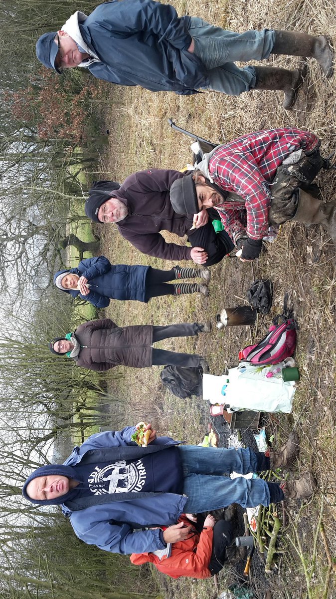 LizzielouWithn1's tweet photo. @PhoenixFutures1 @JohnMuirTrust Phoenix Futures Central Lancashire RTN maintaining habitats for wildlife with a feast of burgers, cheese n marmite scones, chocolate cake n grooves by guitar .. thanks Michelle n Eugene for filling our bellies with food n our souls with music.. https://t.co/h23wz9pTOt