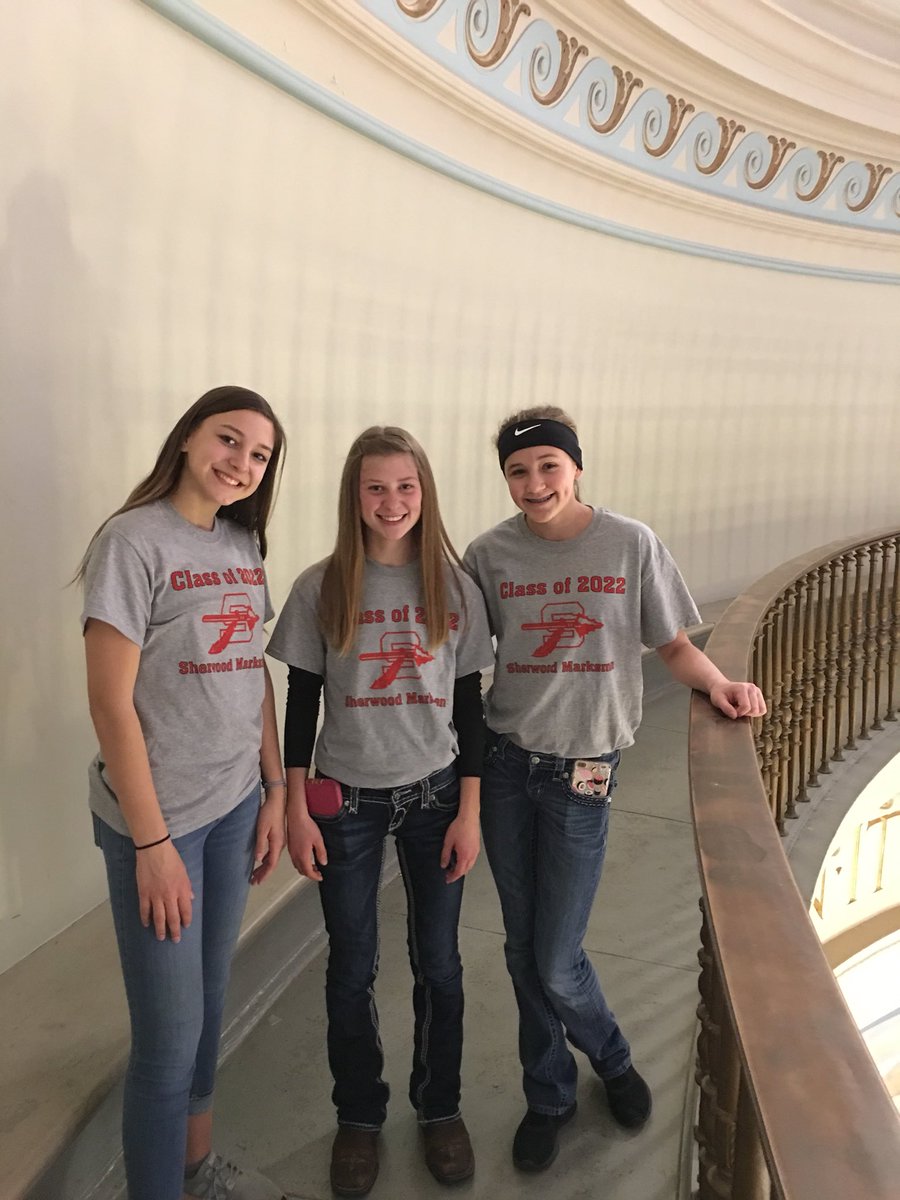 SherwoodCassR8's tweet photo. 8th grade is having a great time at the Missouri Capitol building. #MSmarksmen https://t.co/Zn664rkC5D