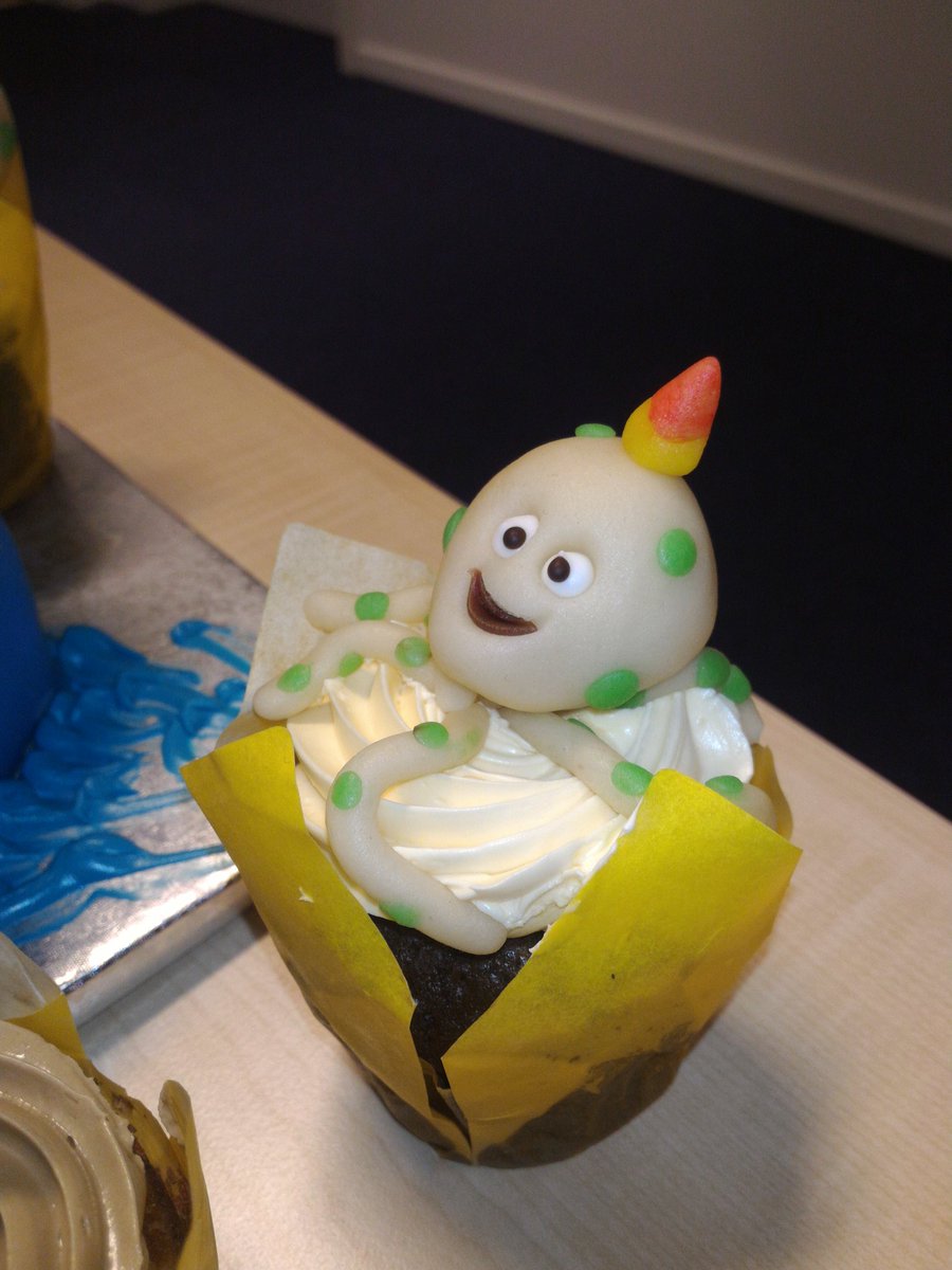 gcuisinier's tweet photo. The @DockerLux cake 🎂 for the @docker #dockerbday! Special thanks to @CServicesLux @yoseihana! It is beautiful https://t.co/oMTbNJogvZ