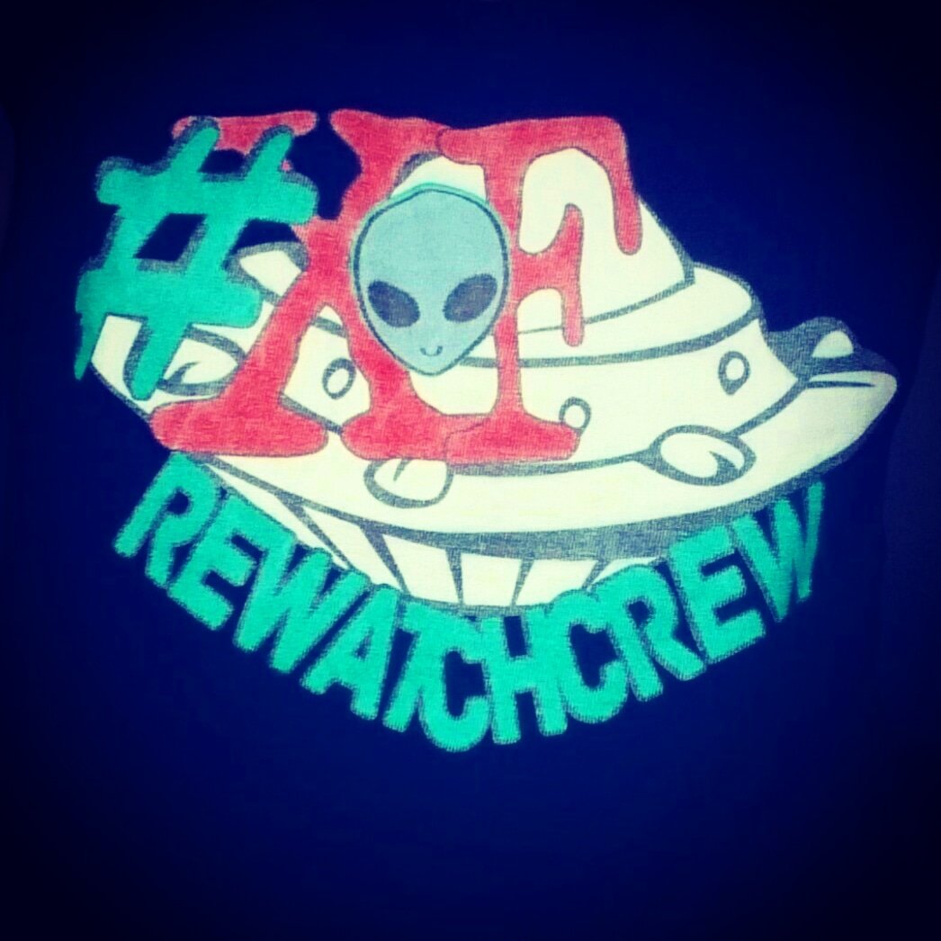 JolinarSG1's tweet photo. One of the greatest #XFMemories ever - the pre-revival global rewatch, the creation of the #XFRewatchCrew, our awesome t-shirts, and so many friends made! 💚 @XFilesNews https://t.co/Ooqd1b1spW