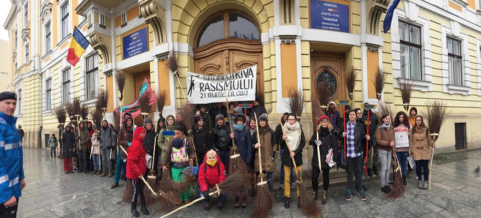 AsociatiaGoFree's tweet photo. Ne-am alăturat astăzi, 21 martie, acțiunii "Rasismul la noi acasă", de Ziua internațională împotriva rasismului în #ClujNapoca #ziarulCărămida https://t.co/3WrVdZd0QY