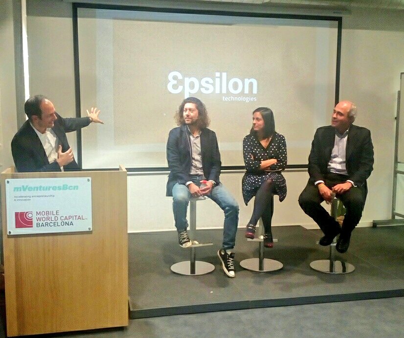 epsilontec's tweet photo. En plena mesa redonda de las #EpsilonTalks con @gybalor de @GrupoYbarra, Nuria Godino de @gallinablanca y Daniel Godoy de @PepsiCo_ESP #PanelIcarus #tendenciassocialmedia2018 @TheValleyDBS https://t.co/HzkXXbUFag