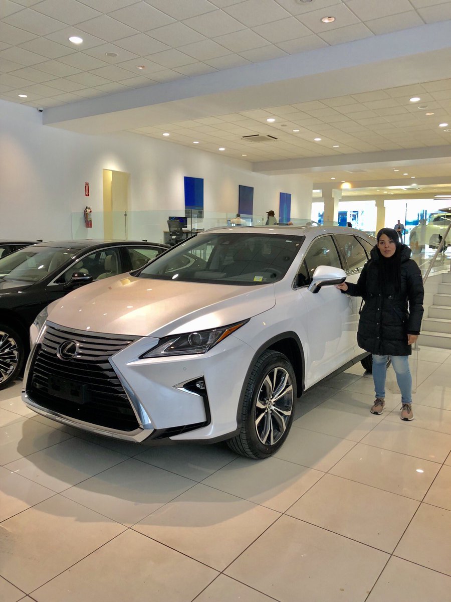 Lexus_Manhattan's tweet photo. Congratulations, Ms. Francys, on the delivery of your beautiful 2018 #LexusRX 350L! 🏁🚗💨 If any of our Twitter friends are interested in this, or any other model, just comment on this post. 🤩 #LexusofManhattan #Manhattan #Lexus #RXL #RX #3Rows 🚦#7Passenger #NYC🗽 #BigApple https://t.co/0A0WgzOCS8
