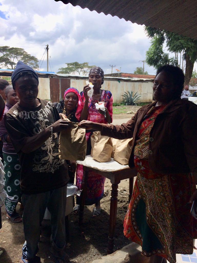 NCSP_fahariloo's tweet photo. Selling makaadotcom to Kivumbini-Nakuru Town East residents. They are very glad to have a fuel alternative especially with the scarcity of charcoal. #environmentfriendlyfuel with @EUinKenya @NCSP_fahariloo @VEI_NL @SNVworld @NakuruWater @viawater @NakuruCountyGov @NakuruWater https://t.co/F1f4H0lfAw