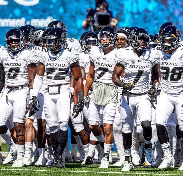 dbelton_'s tweet photo. Extremely blessed to receive an offer from The University of Missouri❕🐯 #GoTigers #SEC #AMDG https://t.co/YpxWJOwP2P