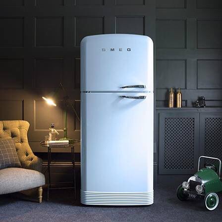 SMEG updates one of the most successful products in its 50Style range: the double door refrigerator FAB50, with improved energy performance and aesthetic design. 
gapstudio.info/contatti/
#smeg #gap #gapstudio #catania #arredamento #design #furniture #interiordesign #homedesign