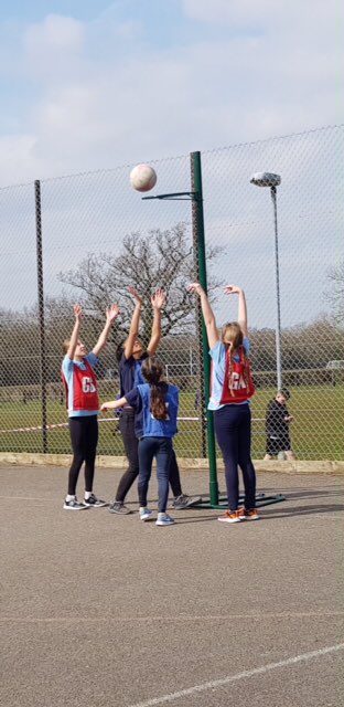 mbk_y6's tweet photo. Fantastic team effort by our YR5/6 netball team at the Hi5 netball tournament at Brimsham Green this afternoon #teamwork #proudcoaches https://t.co/PBwrvLYJy2
