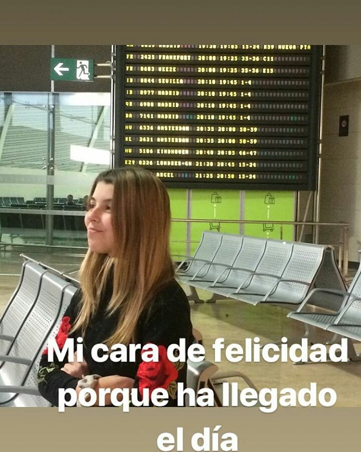 Hoy os dejo esta foto que acaba de subir nuestra Yasira en su insta histori. ¡Feliz miércoles! 😍😍