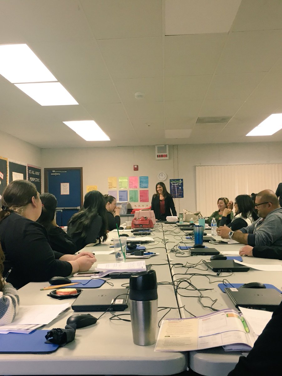 Love hearing T’s reflect TQE during debrief w @thestrokeofluck @mrsjohnsonCA Some of their takeaways:
-S go straight to algorithms
-Think time allows T to capture S thinking
-SS enjoy challenging ?’s
-?’s trump telling