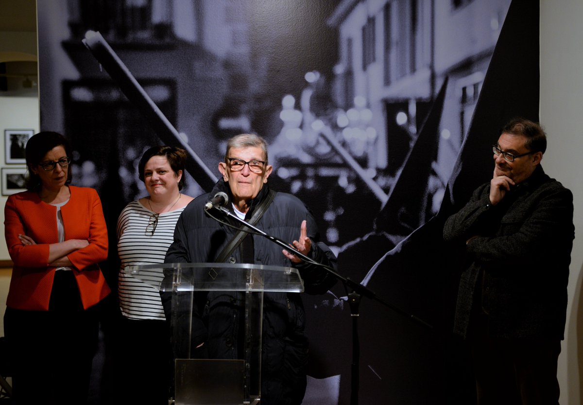 AytoAlcalaH's tweet image. Abierta al público la exposición “Tras los pasos del cofrade. Una visión colectiva de la Semana Santa alcalaína”

@MariaArangurenV ha participado en la inauguración de esta exposición, que se podrá visitar en Santa María La Rica hasta el 22 de abril

#SemanaSantaAlcalá18