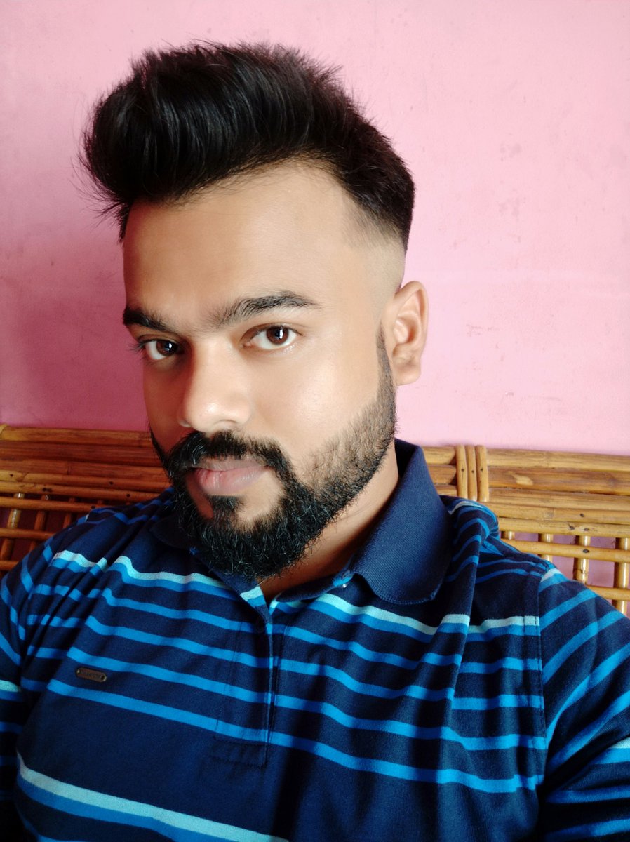 SubhaBittu's tweet photo. @imVkohli Bhai I am a big fan of yours, hence I follow u a lot. I have been always trying out ur hairstyles and beard styles. But this time it's me who did it before U did almost the same.😄#TheViratKohliWay#bigFan https://t.co/XnhYlerhzb