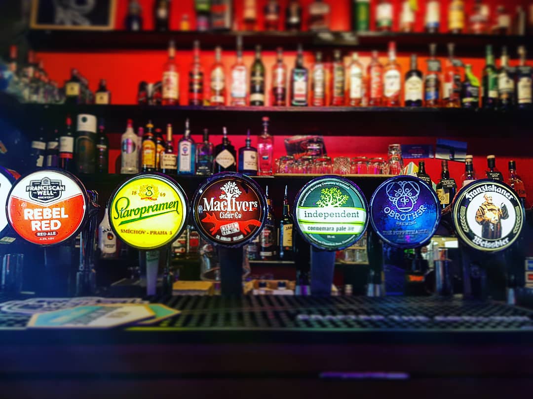 Did someone say #Humpday @BlueNoteGalway 🥃🍻🥂 #FollowTheFox #CraftBeer #CraftCider #IrishCider #Galway #Pints