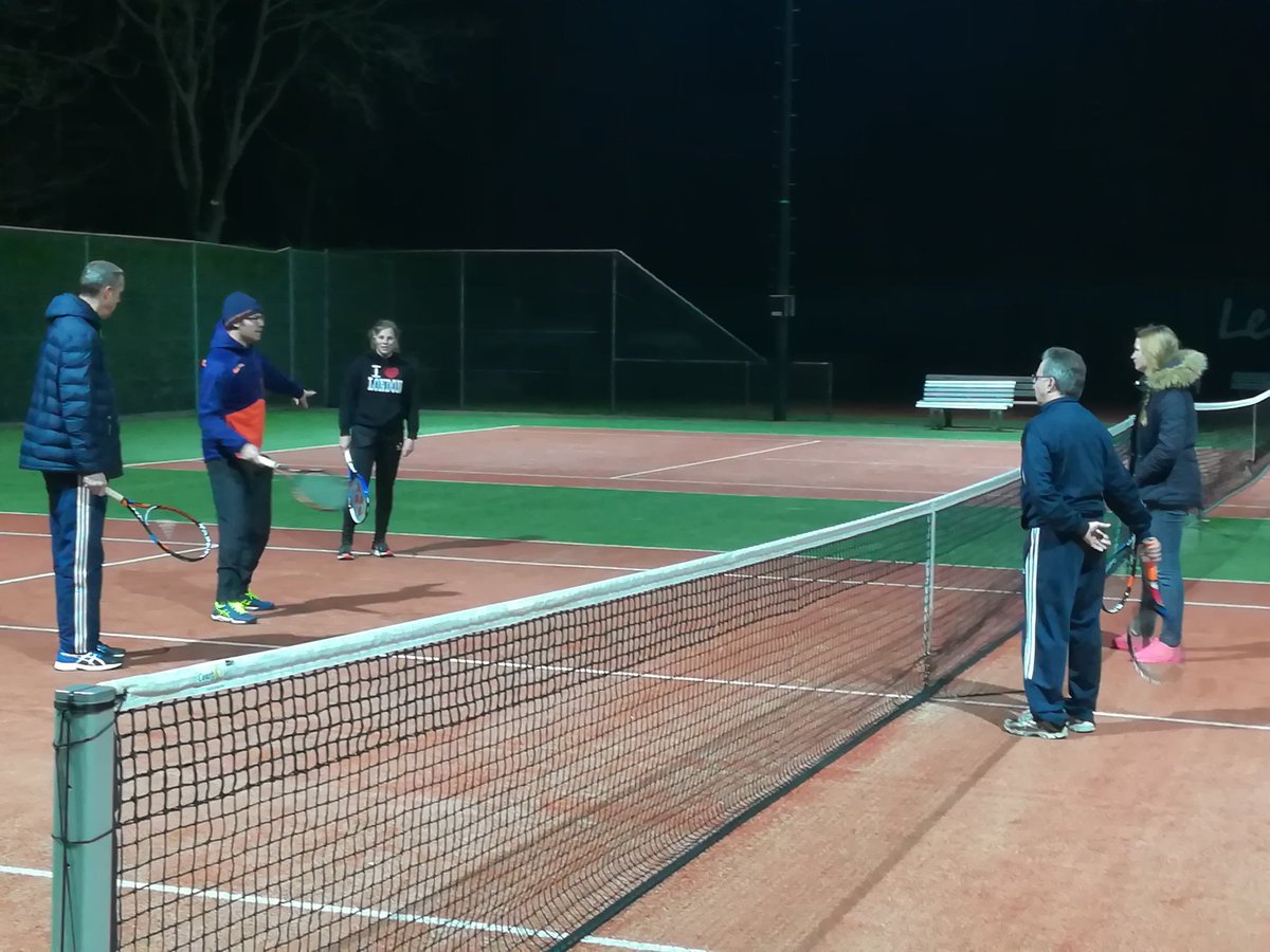 walcherentc's tweet photo. Vanavond gratis tennisclinic bij Tennisclub Walcheren als onderdeel ledenwerf actie verzorgt door Ferry Sonnemans, onze vaste tennisleraar. https://t.co/OS5byF0EMK