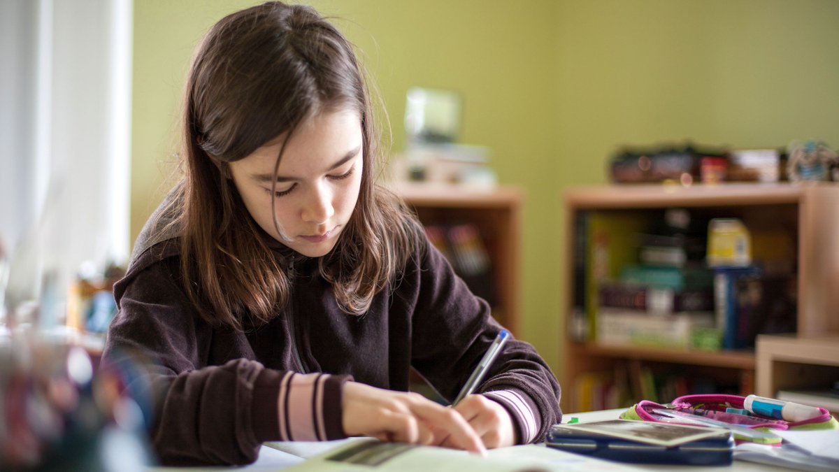 edutopia's tweet photo. The research is clear. When kids spend too much time on homework, there are real consequences to consider. https://t.co/mvZ4wFHOgp https://t.co/aoXT4JH7ju