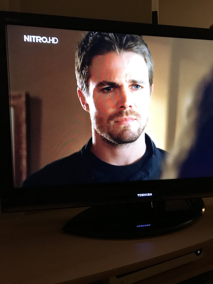MelliDuevel's tweet photo. #Arrowtime, three episodes in row 🏹🏹🏹 https://t.co/D6GzPzwoCx