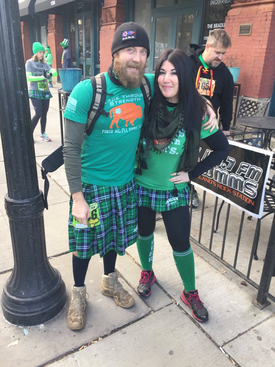 KrystaSingelyn's tweet photo. Cleveland Jameson's inaugural St Patrick's Day 5k. Rucked it! #runningsucks #goruck #ruckedit #kilts https://t.co/VtSwyzqoDR
