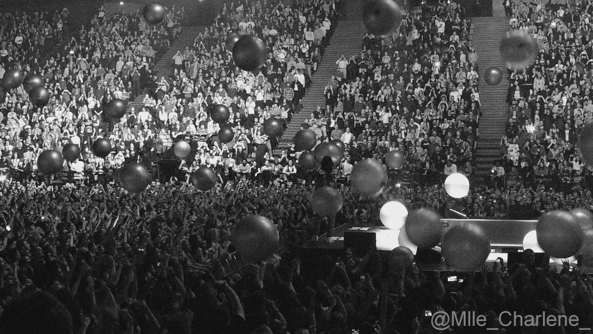 Mlle_Charlene_'s tweet photo. DΓ©jΓ une semaine... #MONOLITHTOUR @30SECONDSTOMARS @JaredLeto @ShannonLeto @tomofromearth #MarsInParis https://t.co/D2YusjoK2h