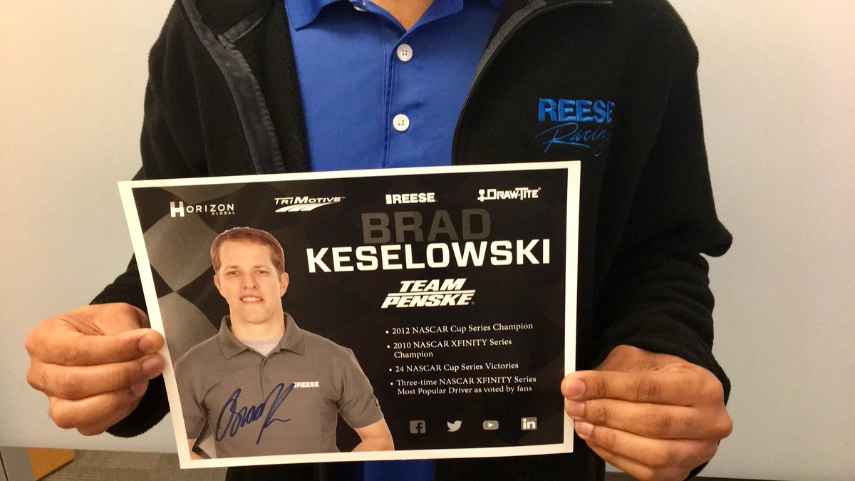 DrawTiteHitches's tweet photo. Race weekend is almost here &amp; we have some sweet, SIGNED @keselowski cards to giveaway! Here's how to win:
🔁 to enter
Must follow our page! Ends 3/23 at 12 p.m. EST
5 winners will be selected at random on 3/23
#Martinsville #NASCAR #STP500 #giveaway https://t.co/k04kfQcZOP