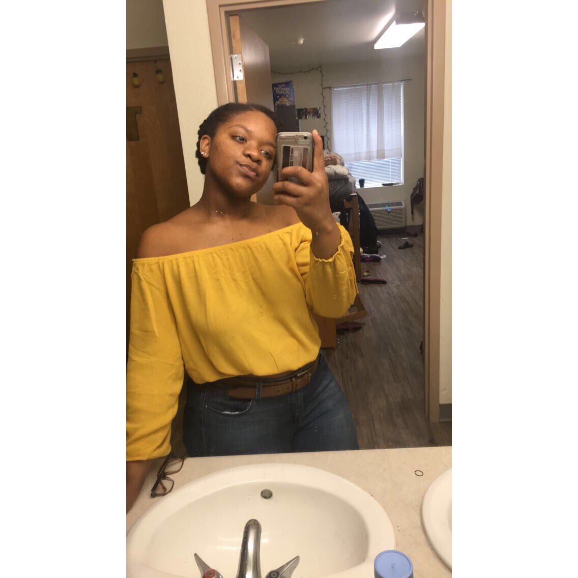 peach_usb's tweet photo. Peachy AssAssIn loves Color
 💛🍑🔫 

#UAPB_RYS18 #usbtheplug #Drip #Lane_RYS18 https://t.co/1Idy5QM0U8