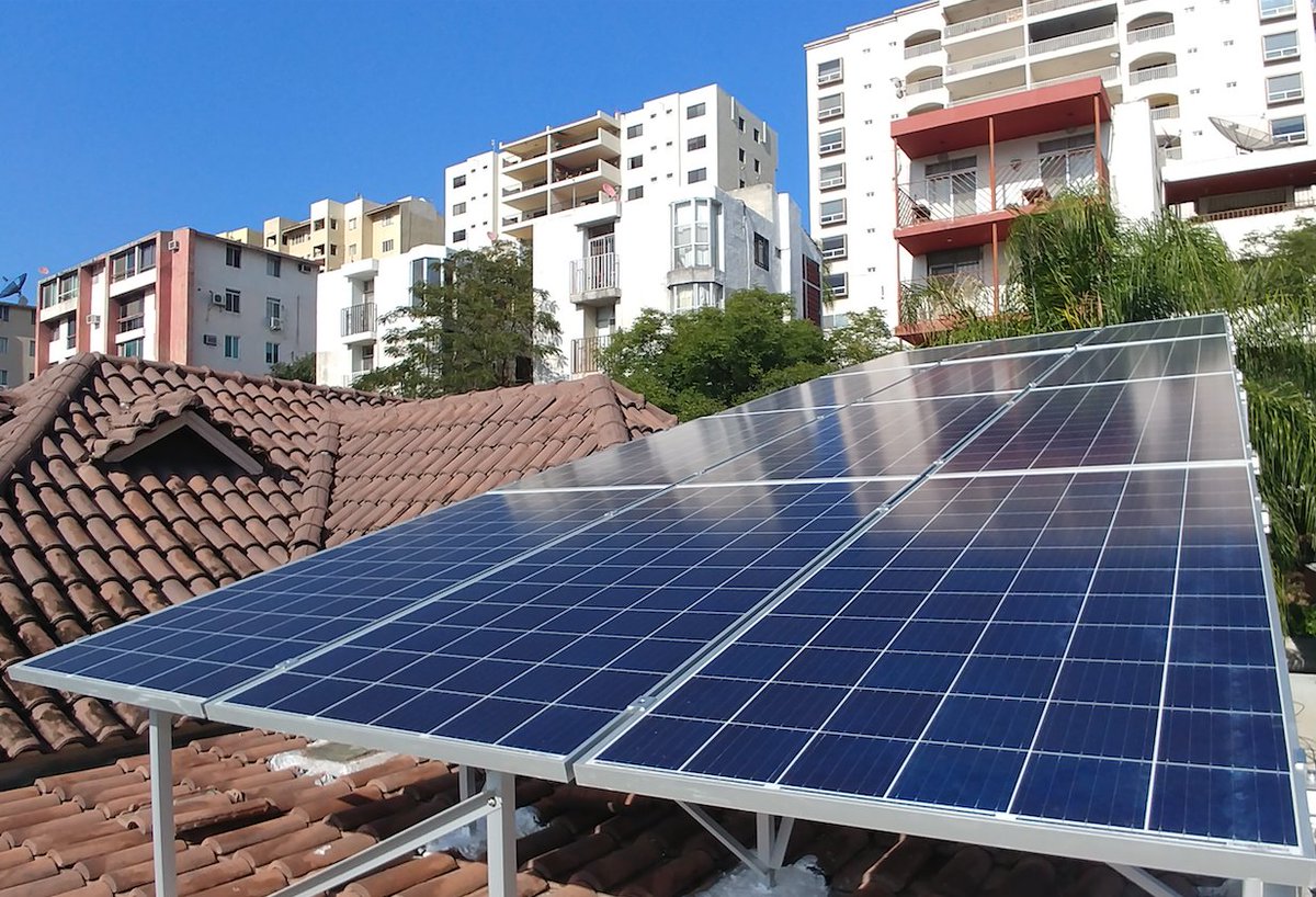 IndustronicMex's tweet photo. Instalación de 12 paneles solares QCell de 325w c/u en MTY. Generará entre 6,000 y 6,200kWh en los sig. 12 meses. #TuMejorInversion #EnergiaSolar #EnergiaLimpia #EnergiaRenovable #MexicoLimpio #MexicoVerde #Monterrey #NuevoLeon #Mexico #TarifaDAC #PanelesSolares https://t.co/qXCee106ZL