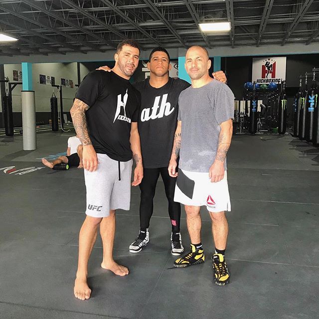 The grind sharpens the axe // @gilbert_burns // #athohana . . .
Hard wrestling session as always at @hardknocks365 huge shoutout to coaches @coachgjones and @kamibarzini make me a better fighter everyday!!