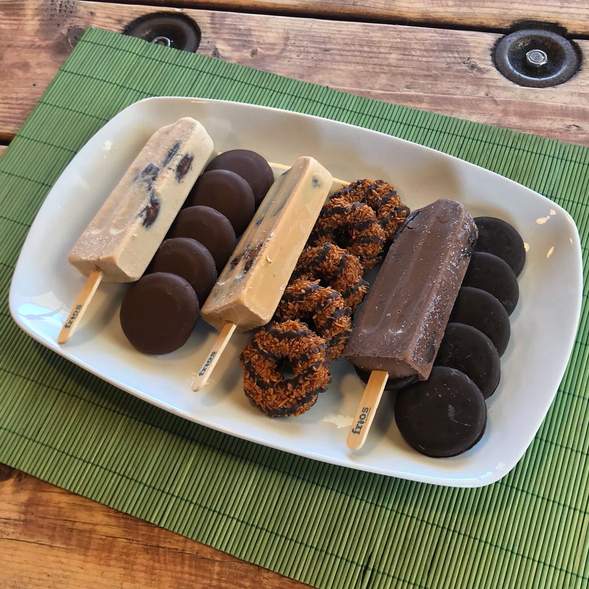 FriosMontevallo's tweet photo. We still have some #girlscoutcookies pops in the freezer! Get ‘em while they last! #thinmints #samoas #tagalongs #limitededition #collectorsitems ❤️ https://t.co/7OK2hZkLm7