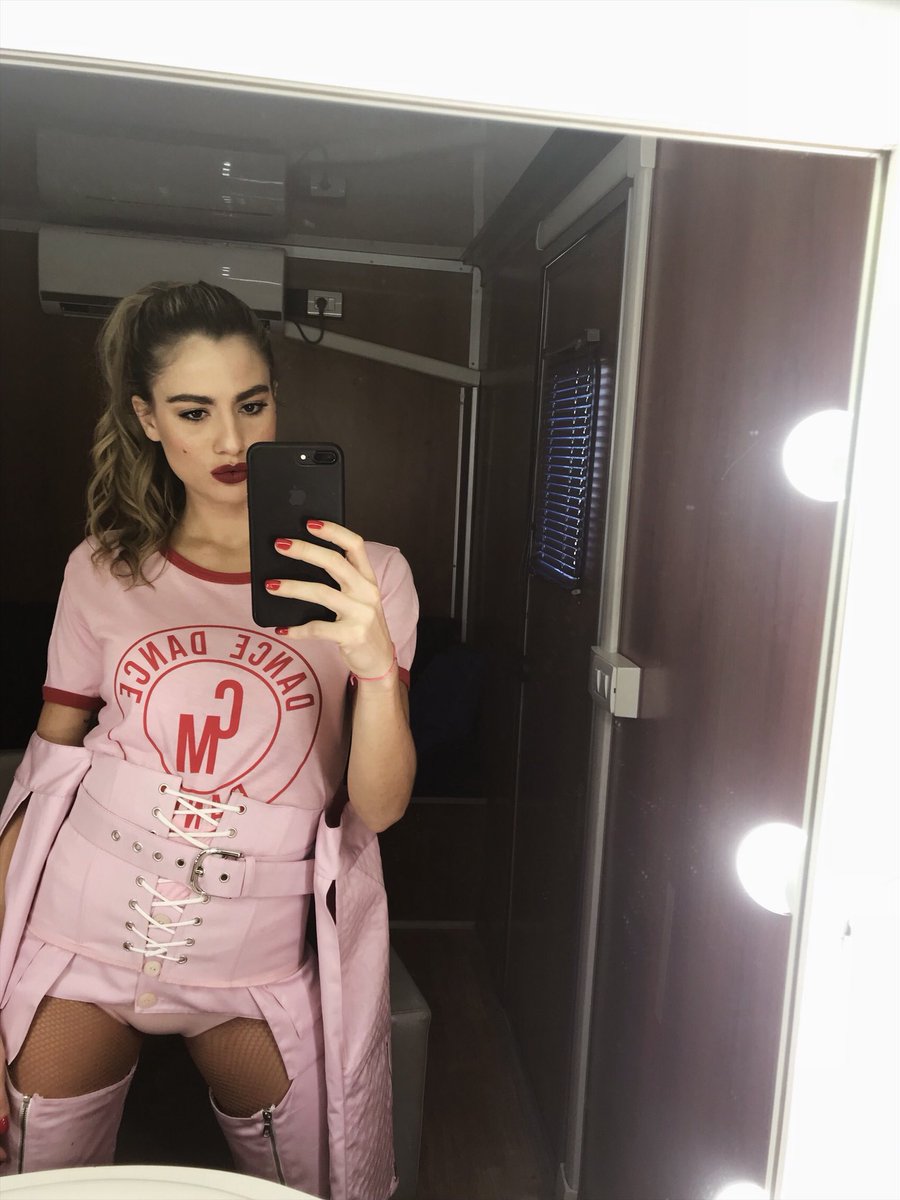 Alle 21.10 su @foxlifeit LA SEMIFINALE di <a href="/DDDance_IT/">Dance Dance Dance</a> ... a tra poco