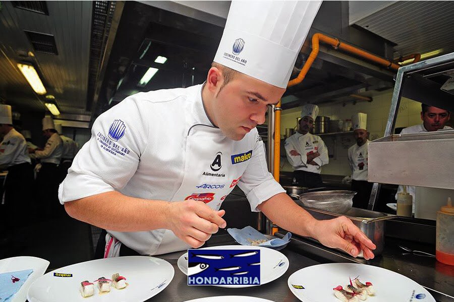 ssgastronomika's tweet photo. RT @JavierYurrita: El galardón “ A la joven promesa” en los Premios BMW Más Gastronomía 2018 lo ha obtenido Asier Alcalde cocinero en el Restaurante Laia de Hondarribia. Finalista en el Concurso Cocinero del año y @madridfusion https://t.co/sEZSsUXAjA
