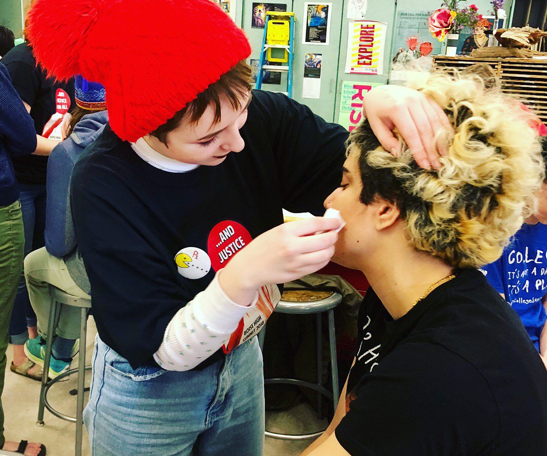 boisehighlights's tweet photo. Getting fierce at “Makeup fit for a Queen!” @boisehighbraves @boisehighleadership @therealmrstetrick #boisehighsummit2018 #boisehighschool #socisljustice https://t.co/Bu1Sr0D733