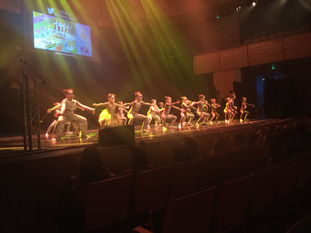 GatesheadSSP's tweet photo. Highfield Primary impressing us with with their skills 💃🎶✨ #GSDF18 https://t.co/JwAEr25Oet