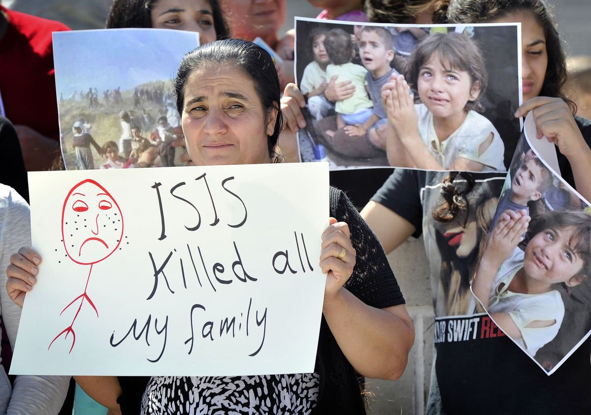 Iraqi_kurd1's tweet photo. Can you help me out by signing this petition?
#YazidiGenocide
https://t.co/0dsHX1InND https://t.co/2MffsOgR3F