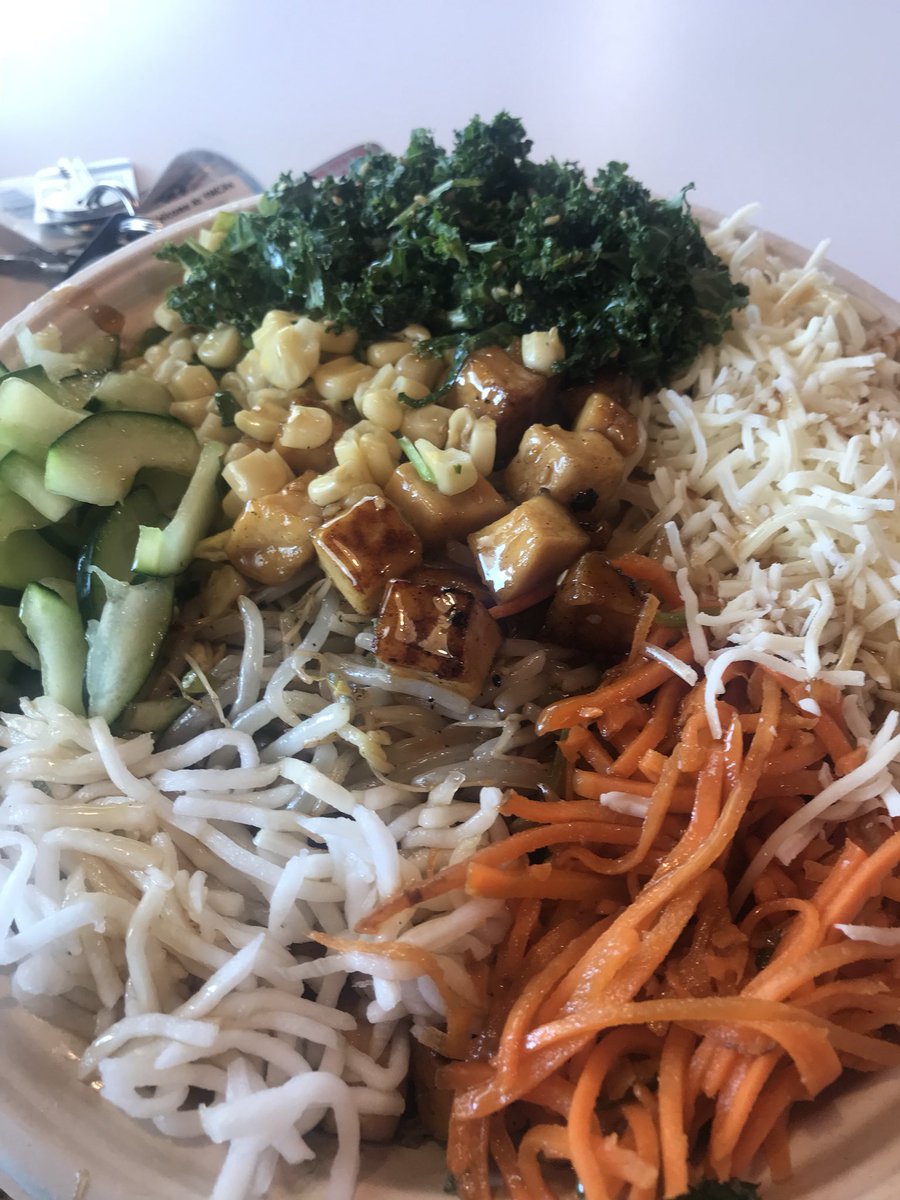 heathermaylash's tweet image. Way. Too. Obsessed. Thanks @BIBIBOPGrill. I may need stock options! #tofu #healthylifestyle #eatingbetter #lunch #whatsonyourplate